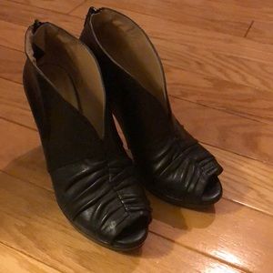 Ankle bootie